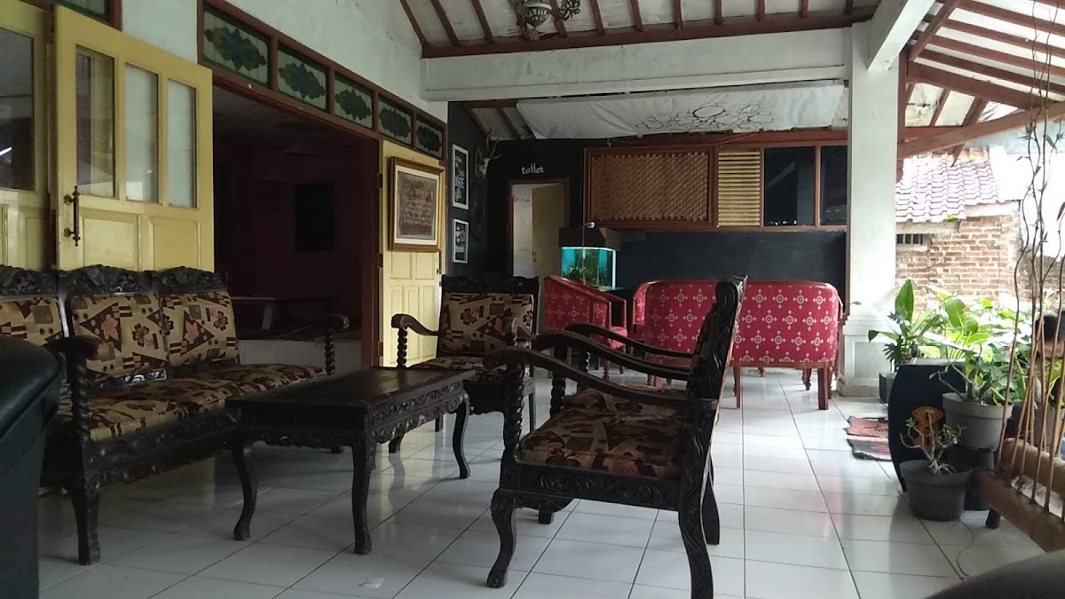 Kedai Tjisondari - 3