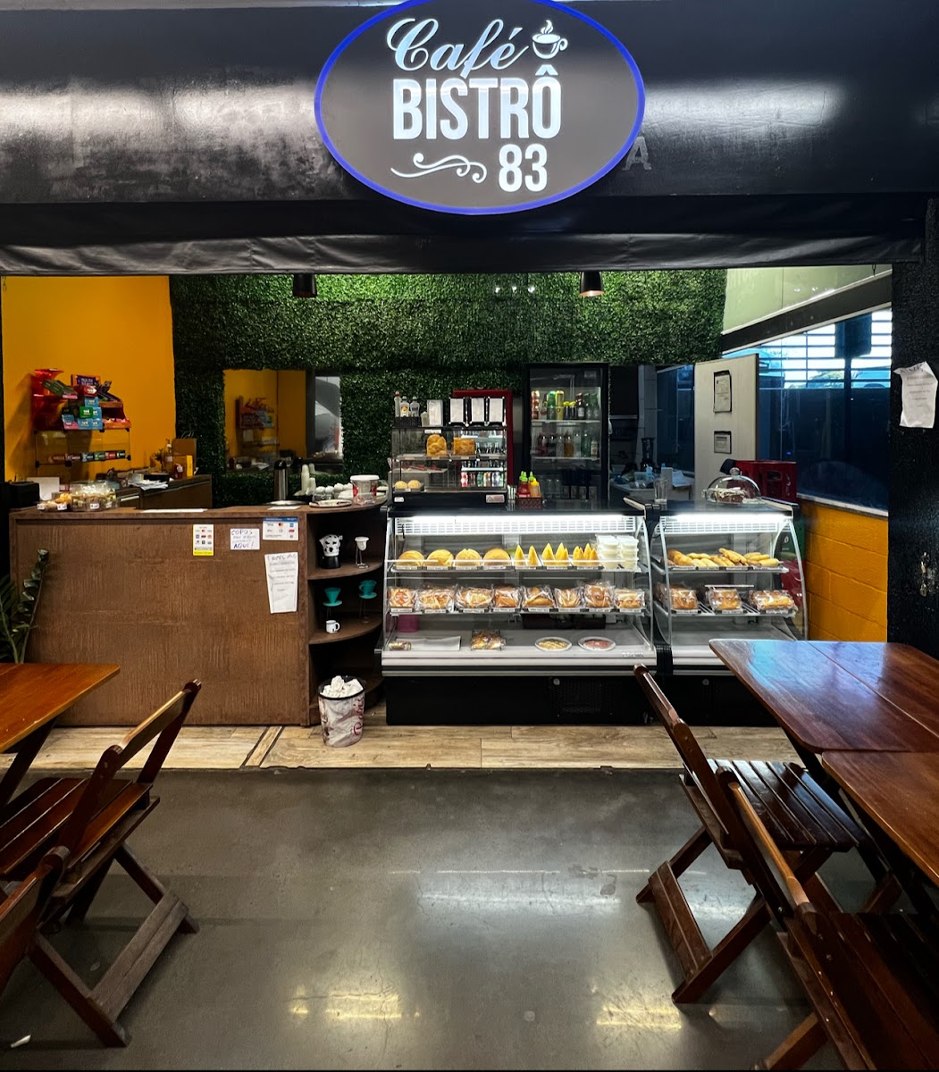 Café Bistrô 83