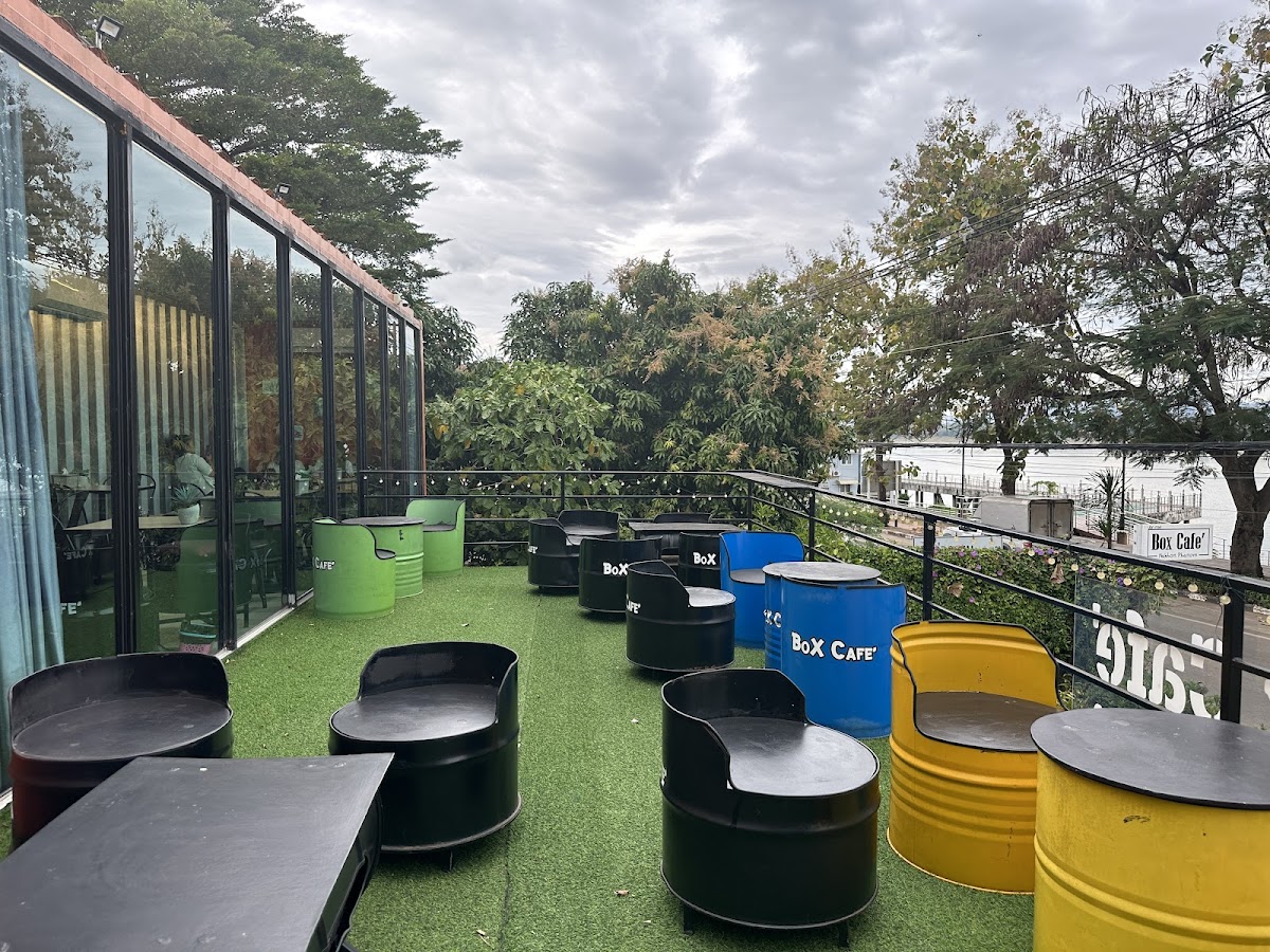 BoxCafe'@NakhonPhanom: Coffee & Food, Until 8 PM