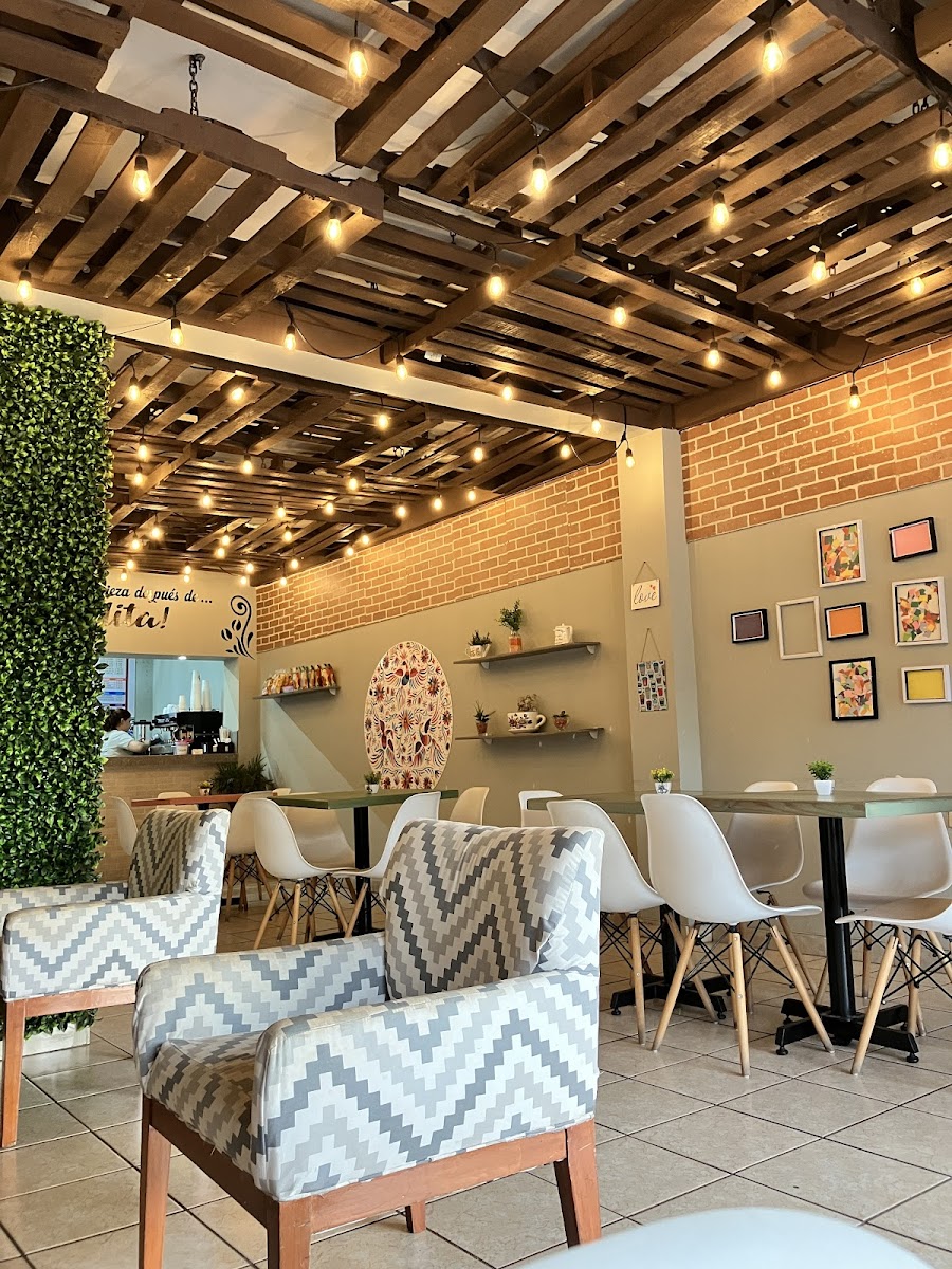 Ay Adelita Cafe - 4
