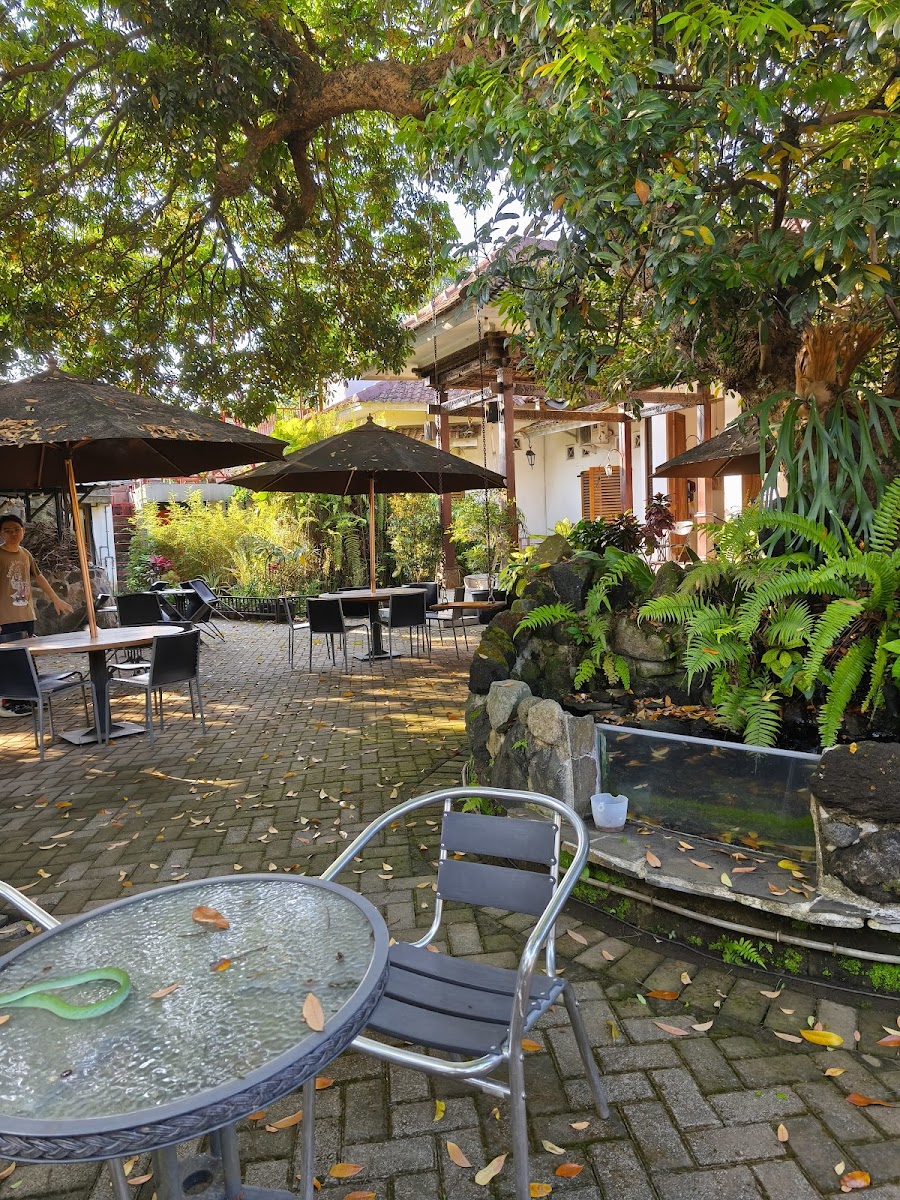 Valhalla Restaurant & Cafe