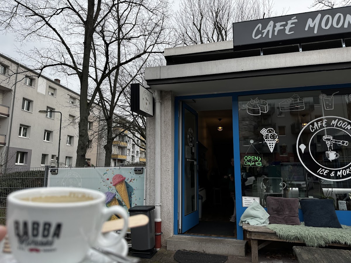 Cafe Moon Ice & More