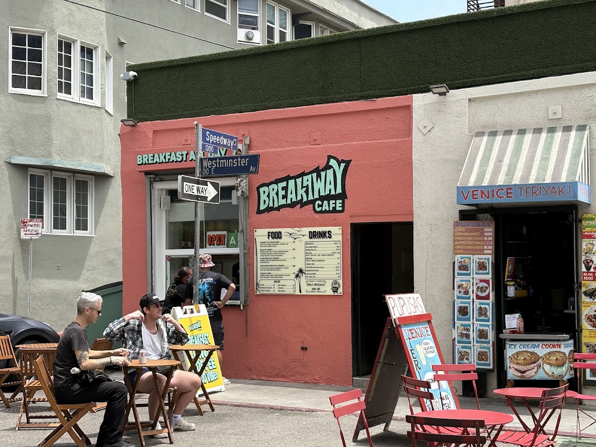 Breakaway Cafe Venice - 4