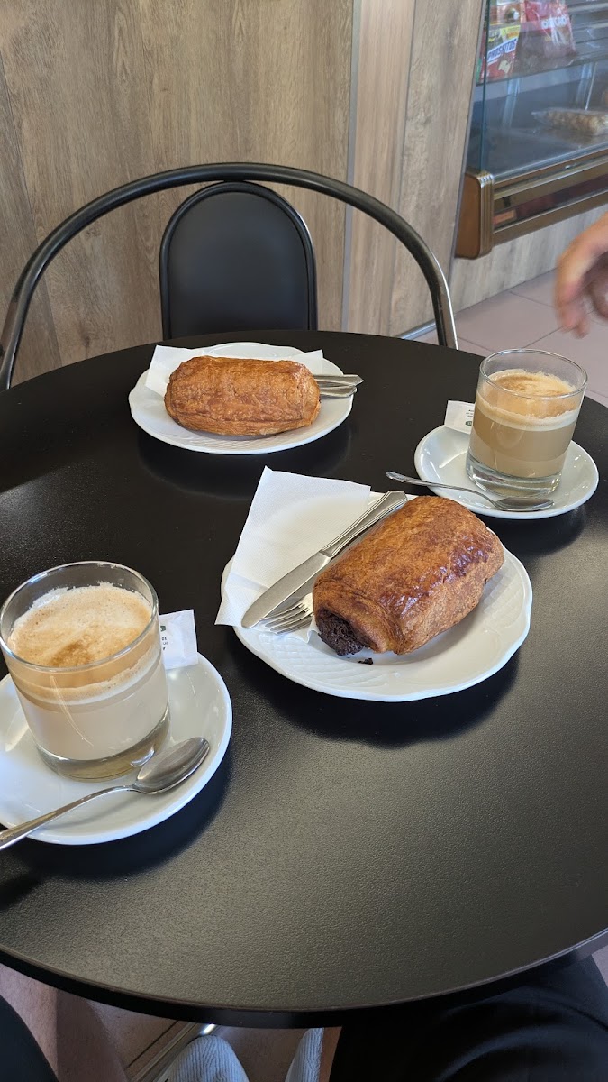 Cafeteria Pasteleria Trebe - 2