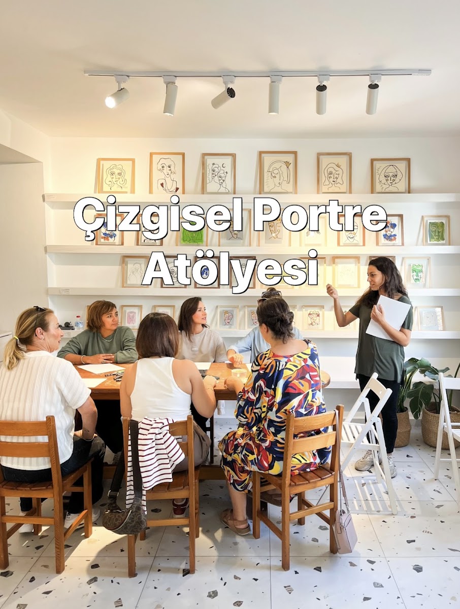 DIY and Green / Art & Coffee Shop