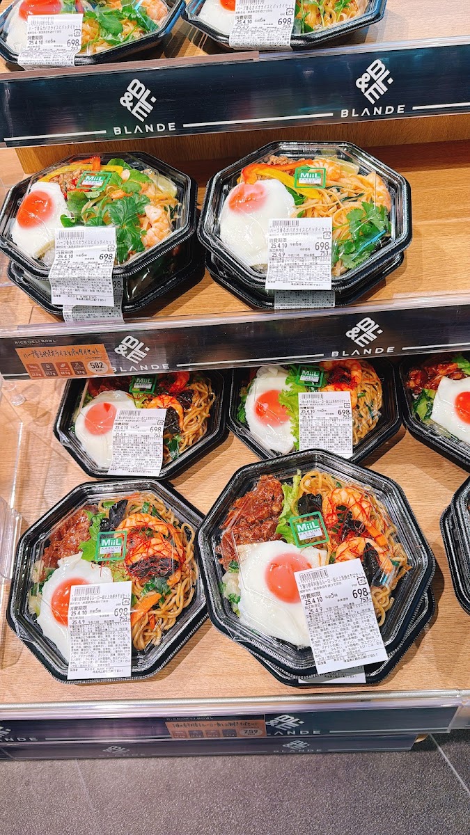 DELY BREAD ブランデ三郷店 - 9