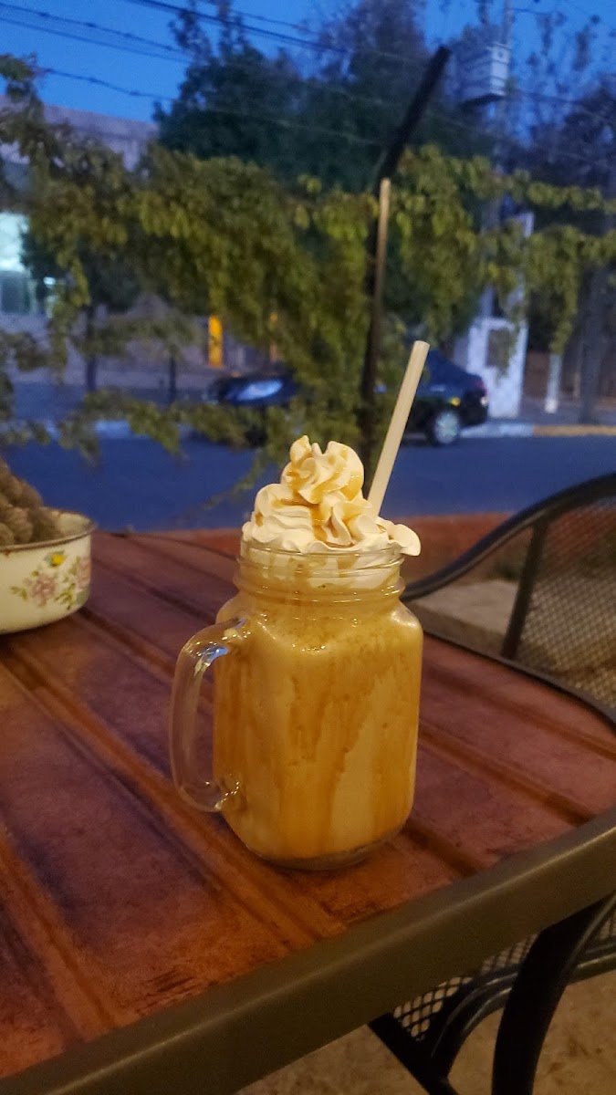 Café 1:4 - 8