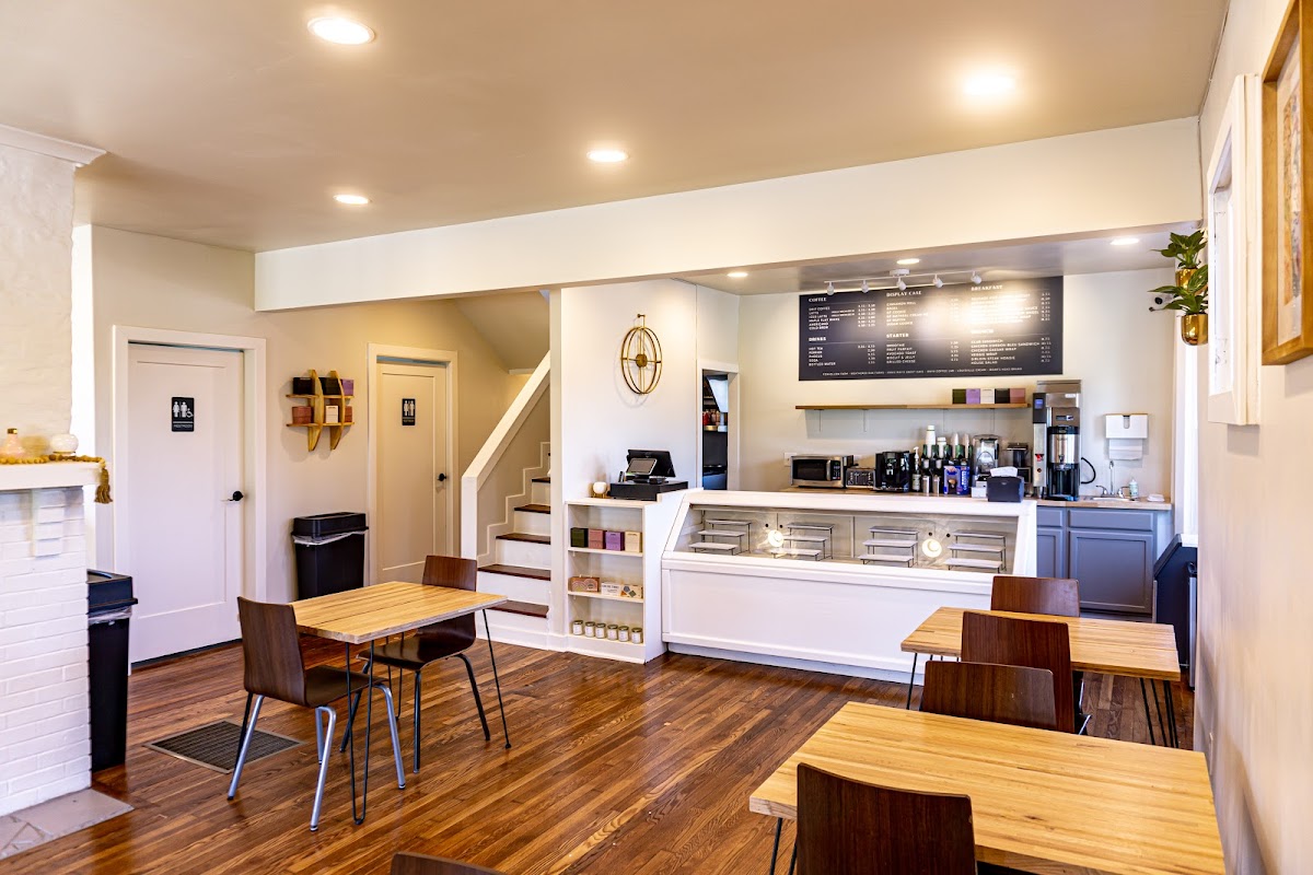 Crestwood Café - 4
