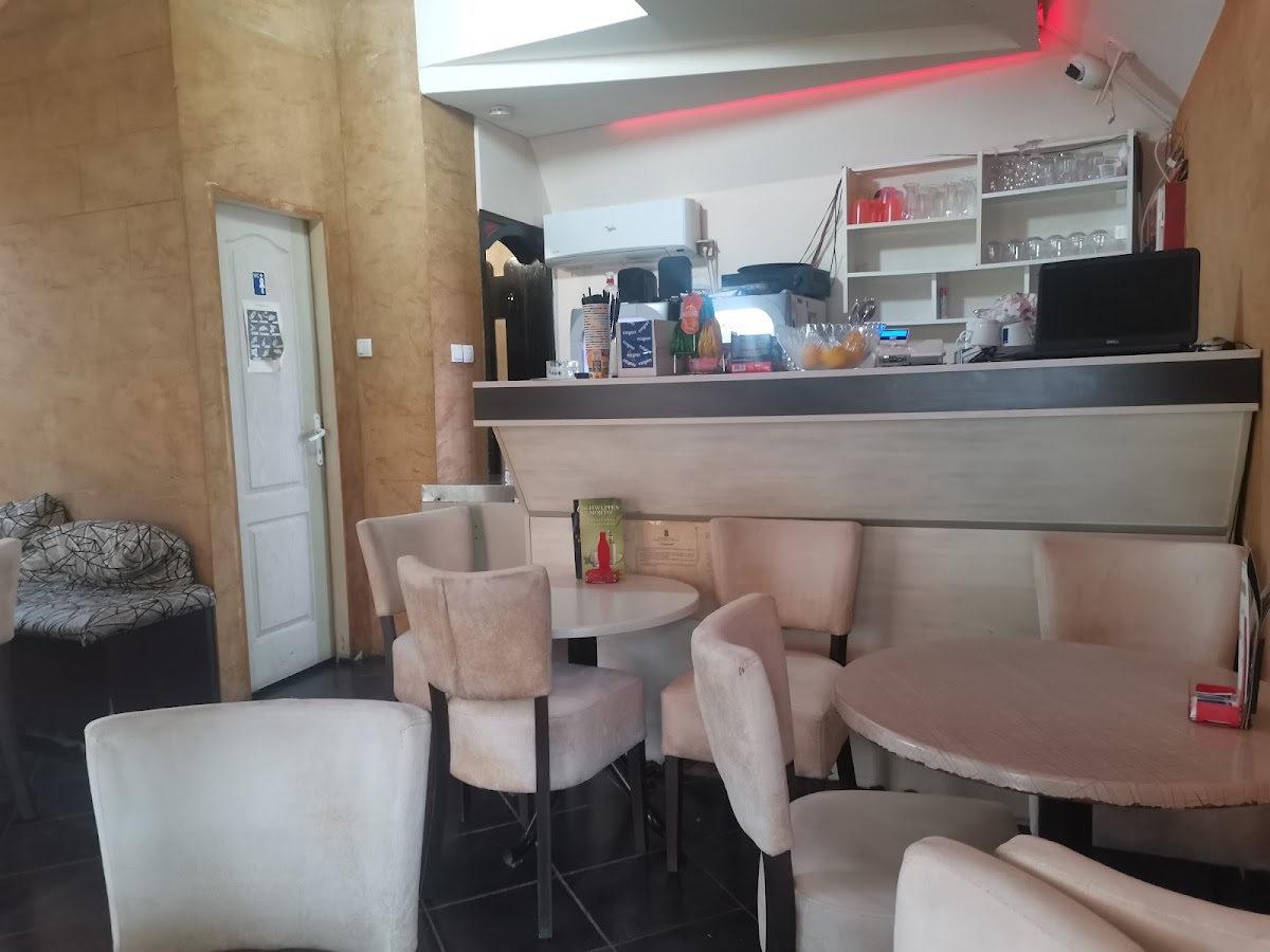 Kafeterija 'Alo Alo' - 4