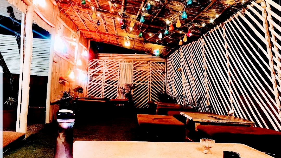 TEA JUNCTION COME AND SIP