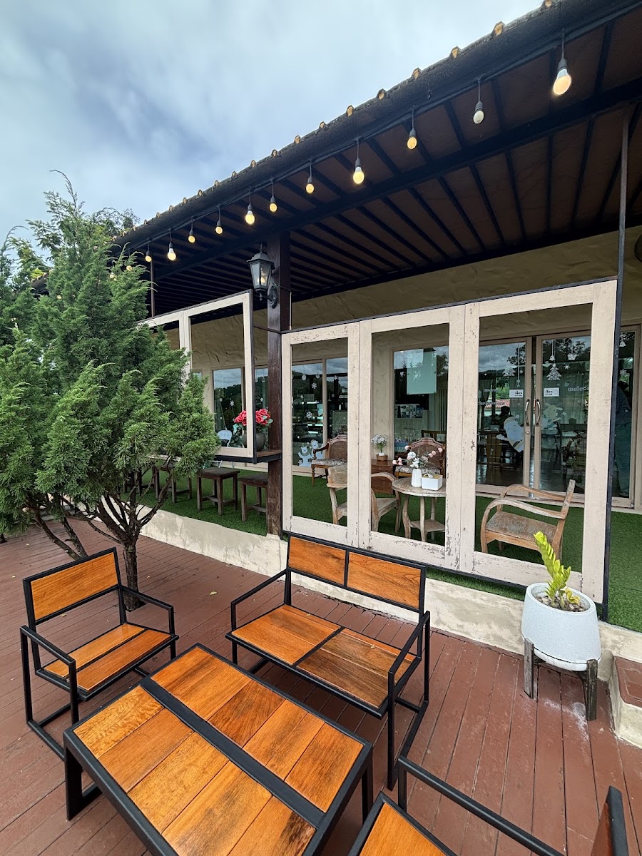 No Name Bake House Cafe