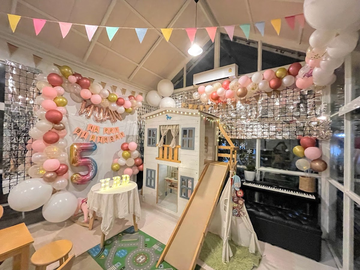 Banana Tree Horse Kids Cafe - ม้าก้านกล้วย คิดส์คาเฟ่