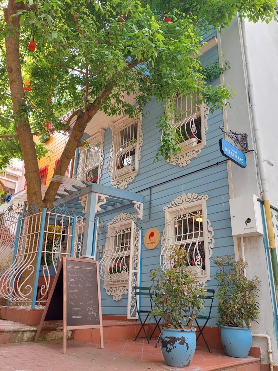 Mavi Kitap Kafe - 4