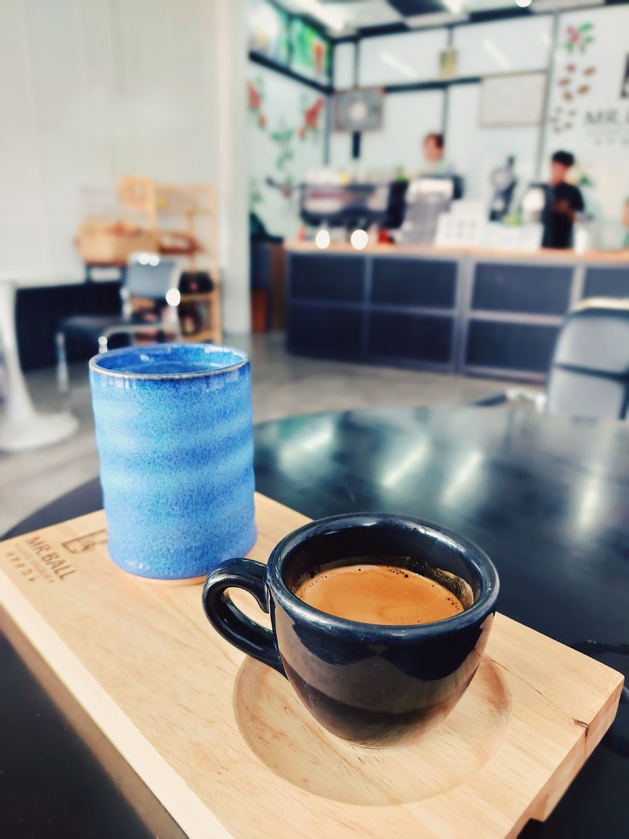 Mr.Ball Coffee Singburi - 2