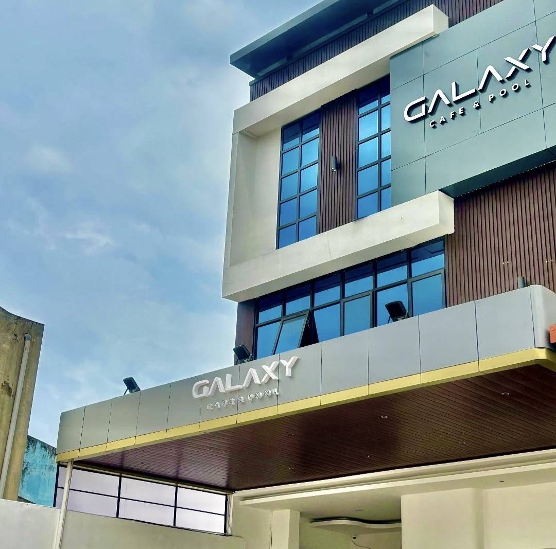 Galaxy cafe & pool
