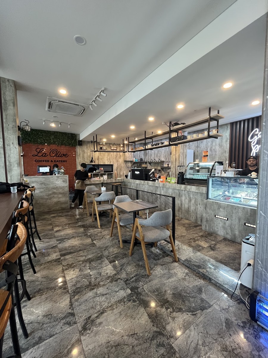 La Olive Coffee & Eatery - 3