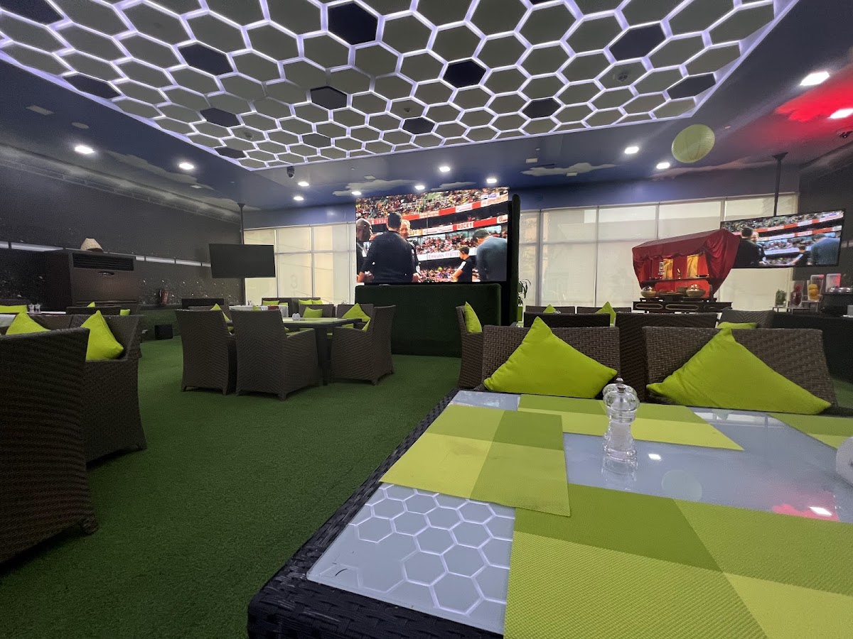 Sport Cafe, Ezdan Hotel