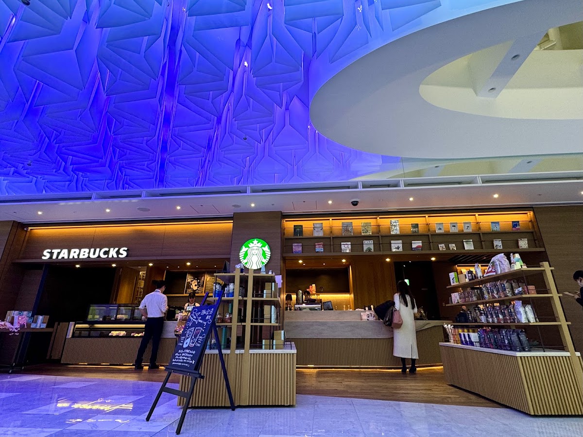 Starbucks Coffee - Haneda Airport Tsutaya Bookstore