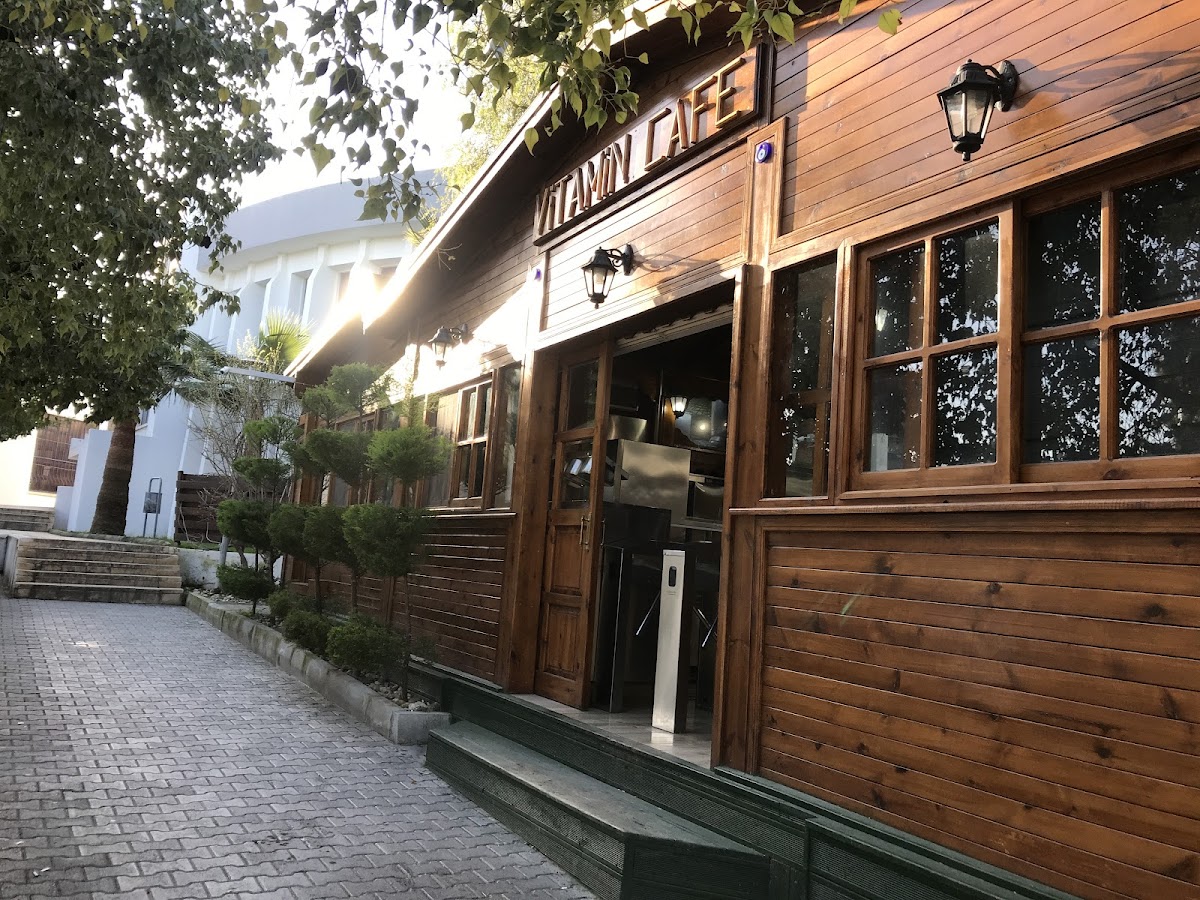 Vitamin Cafe