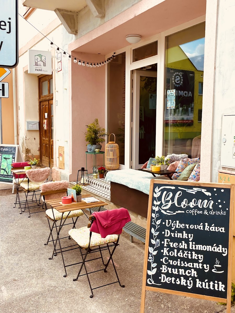 Bloom coffee & drinks