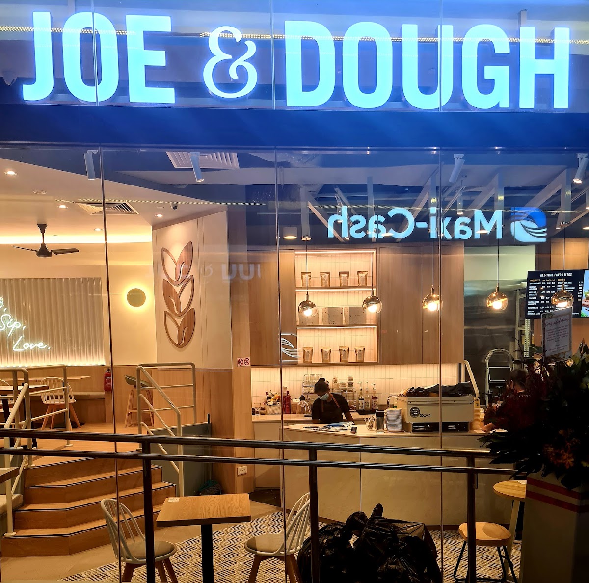 Joe & Dough, Capital Tower