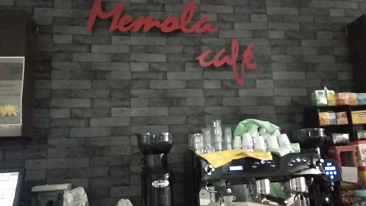 Memola Café