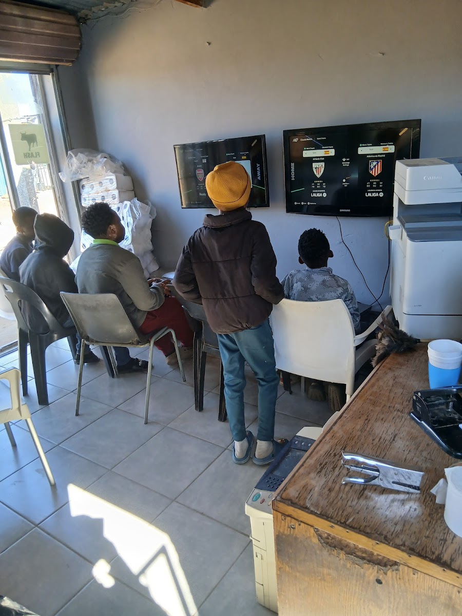 FastNet Computers Internet & Gaming Cafe - 2