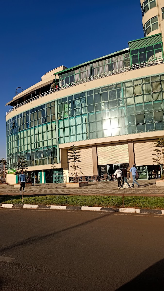 Kaldis Coffee Sarbet Branch | ካልዲስ ኮፊ ሳርቤት ቅርጫፍ - 4