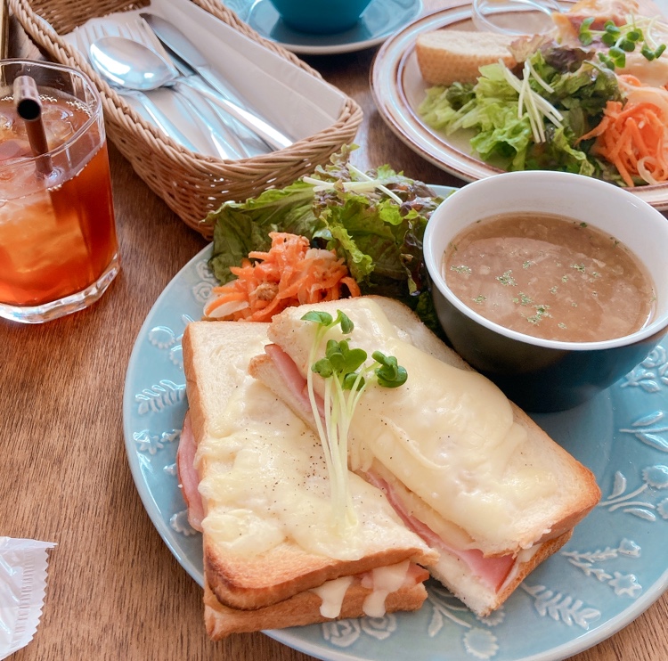 Cafe Merci - 8