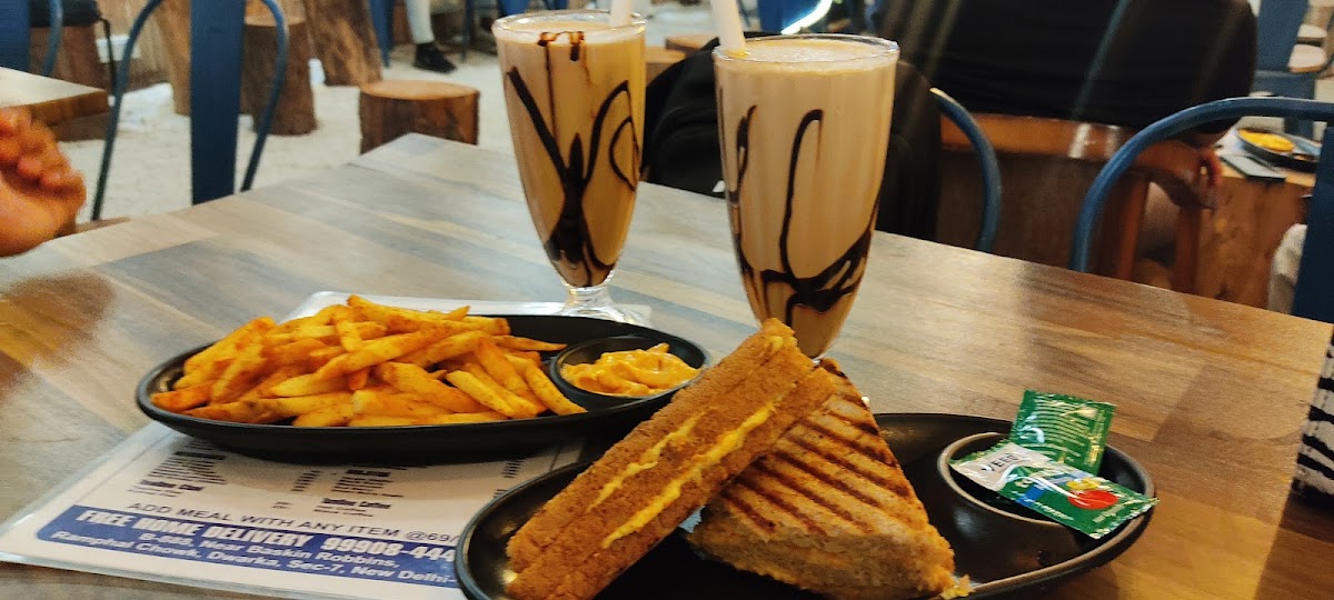 TeaOne Cafe and Restaurant - 5