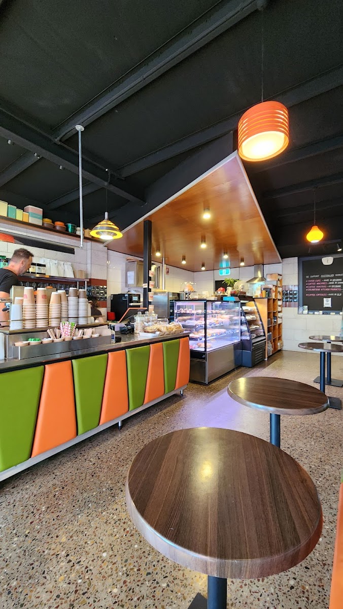 Retro Espresso Bar Deli Torquay - 4