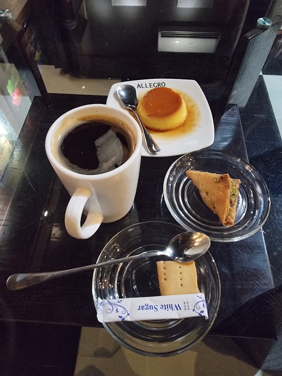 Allegro Art Cafe & Gallery - 6