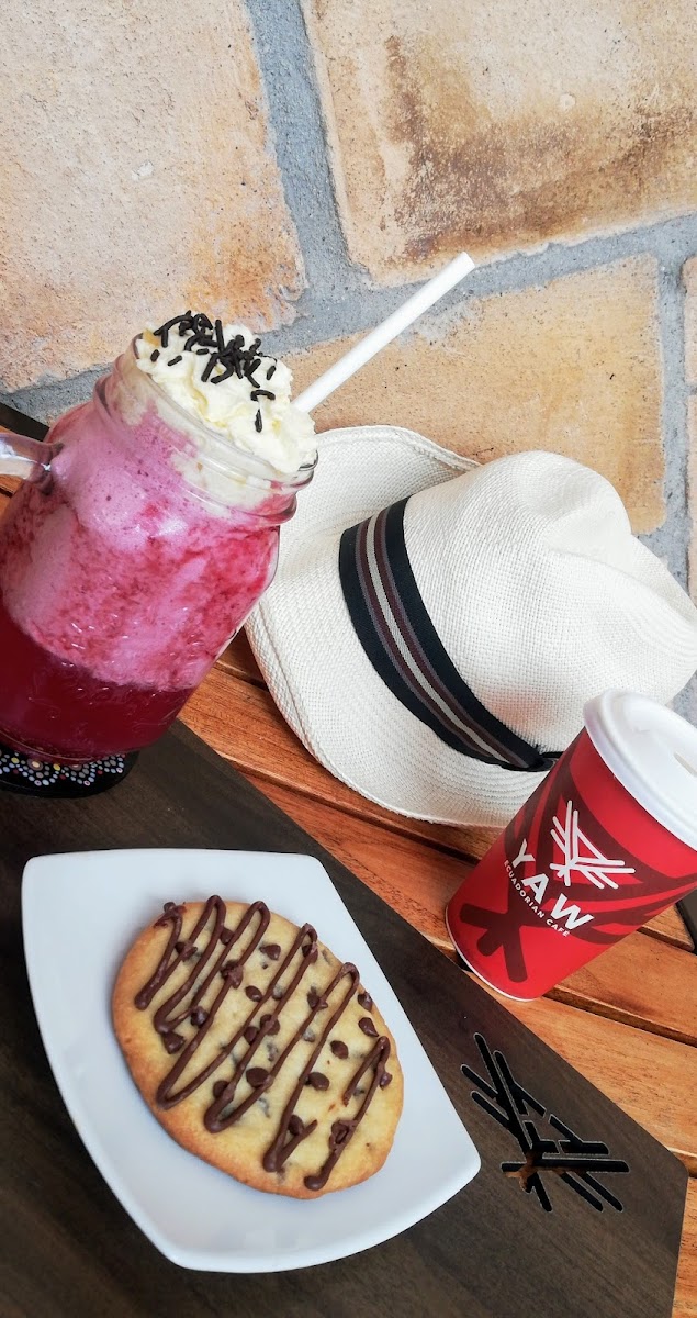 YAW Ecuadorian Cafe - 10