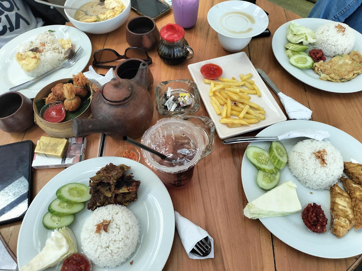 Pelataran Cafe & Resto - 4