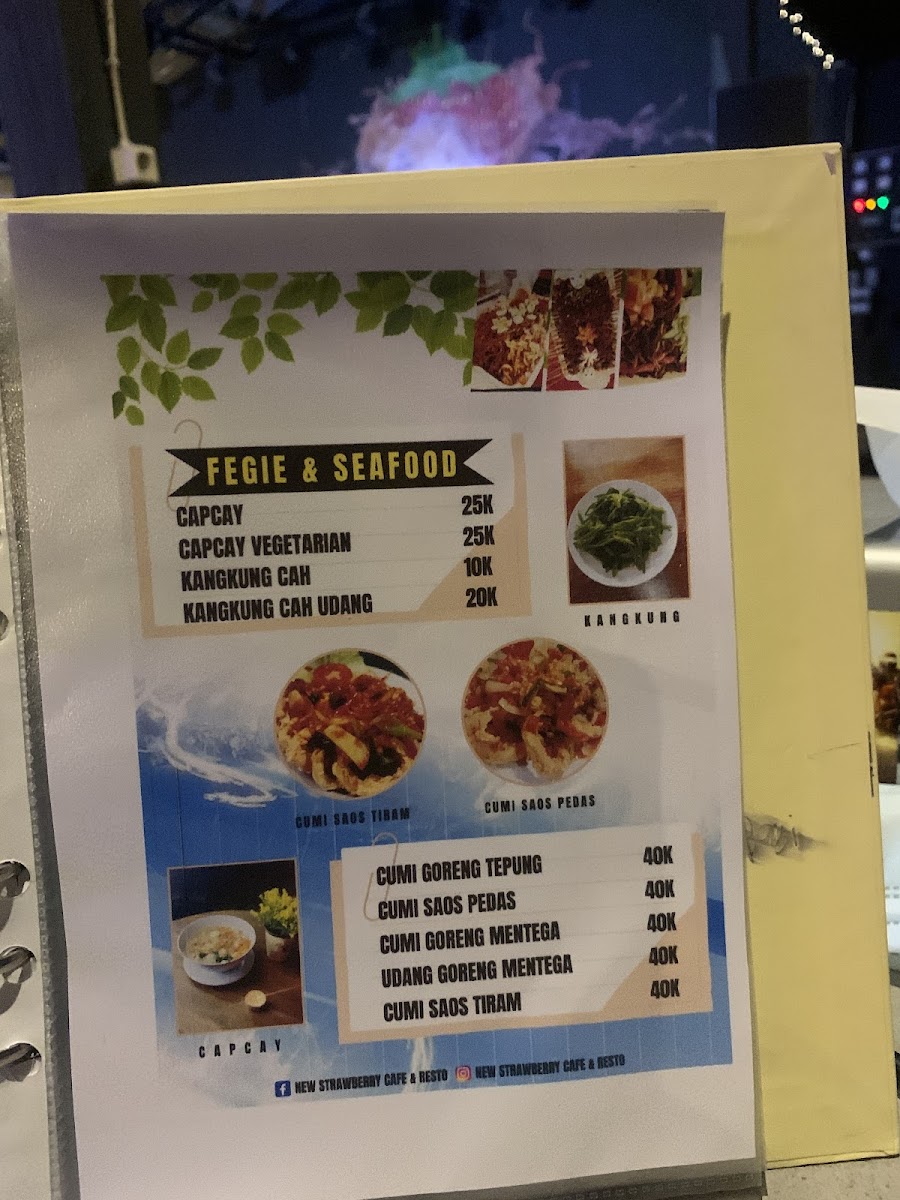 Strawberry Cafe & Resto - 7