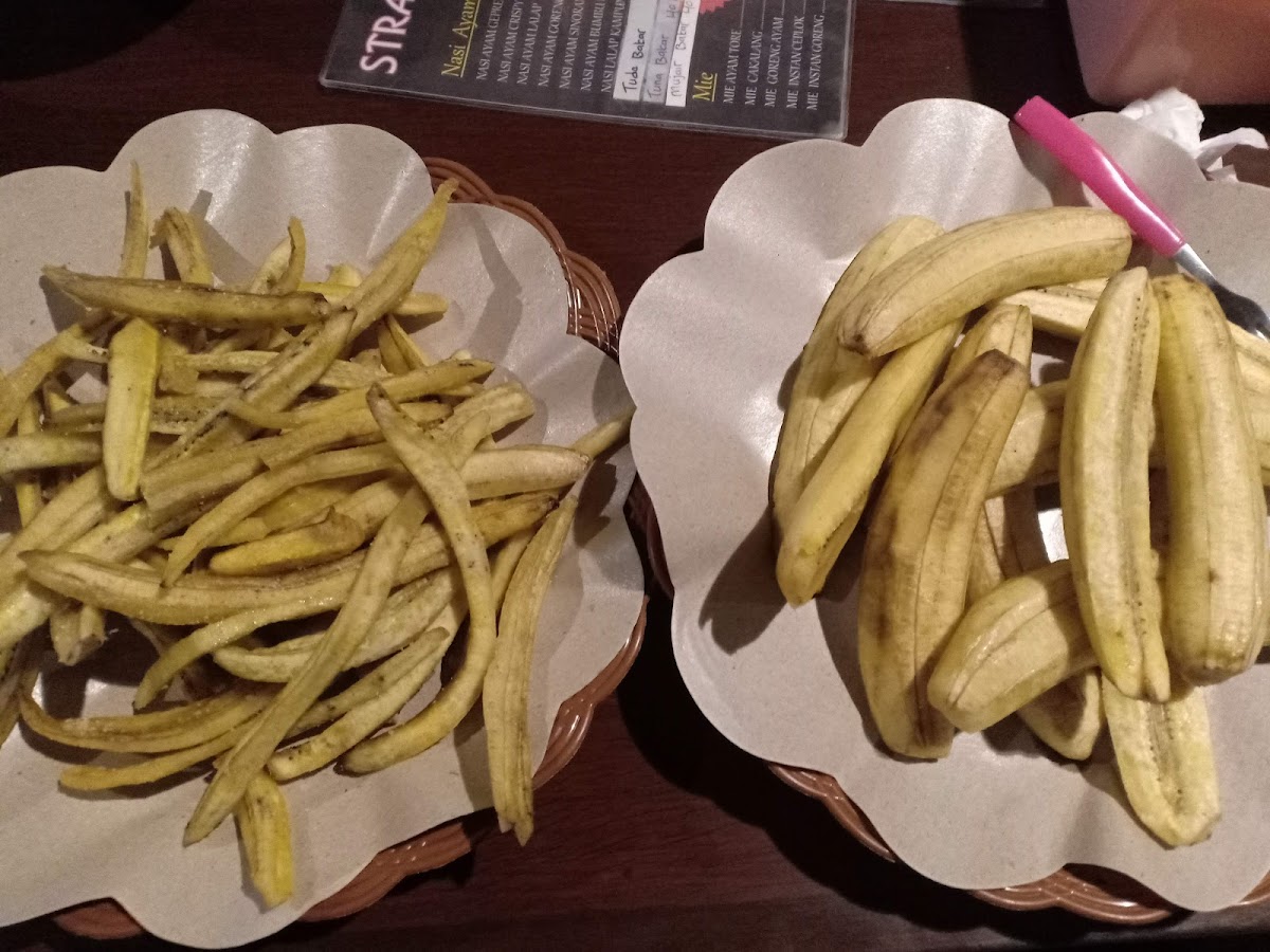 Strawberry Cafe & Resto - 10