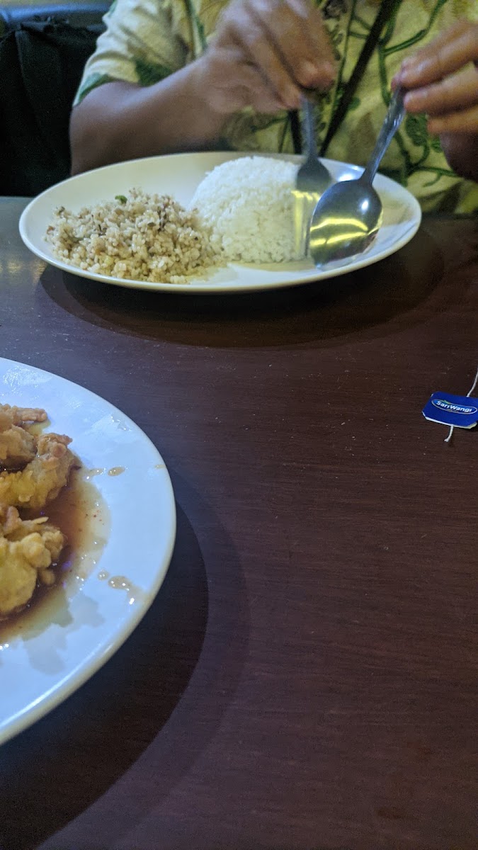 Strawberry Cafe & Resto - 8