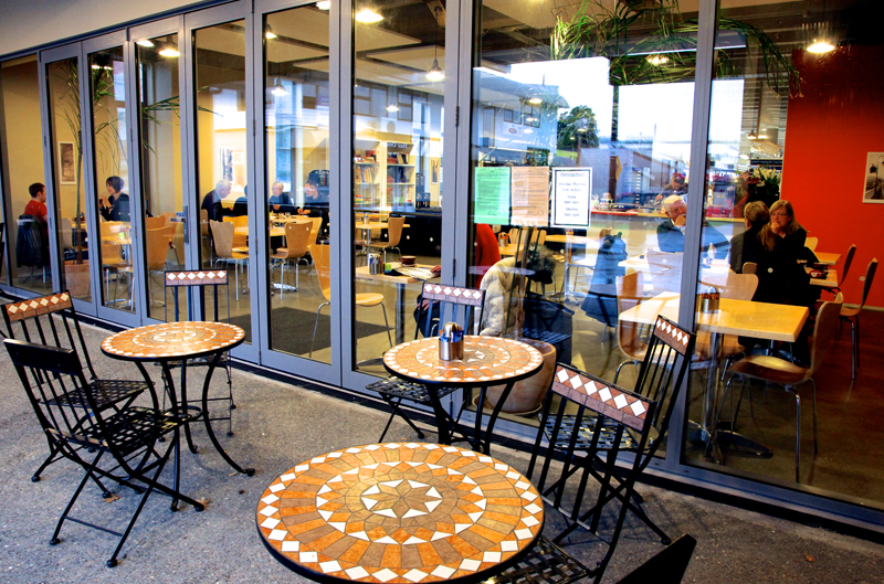 Comida Cafe and Restaurant