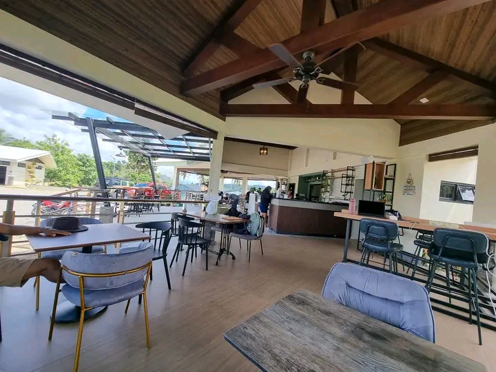 Badsbro Farm: Garden & Café