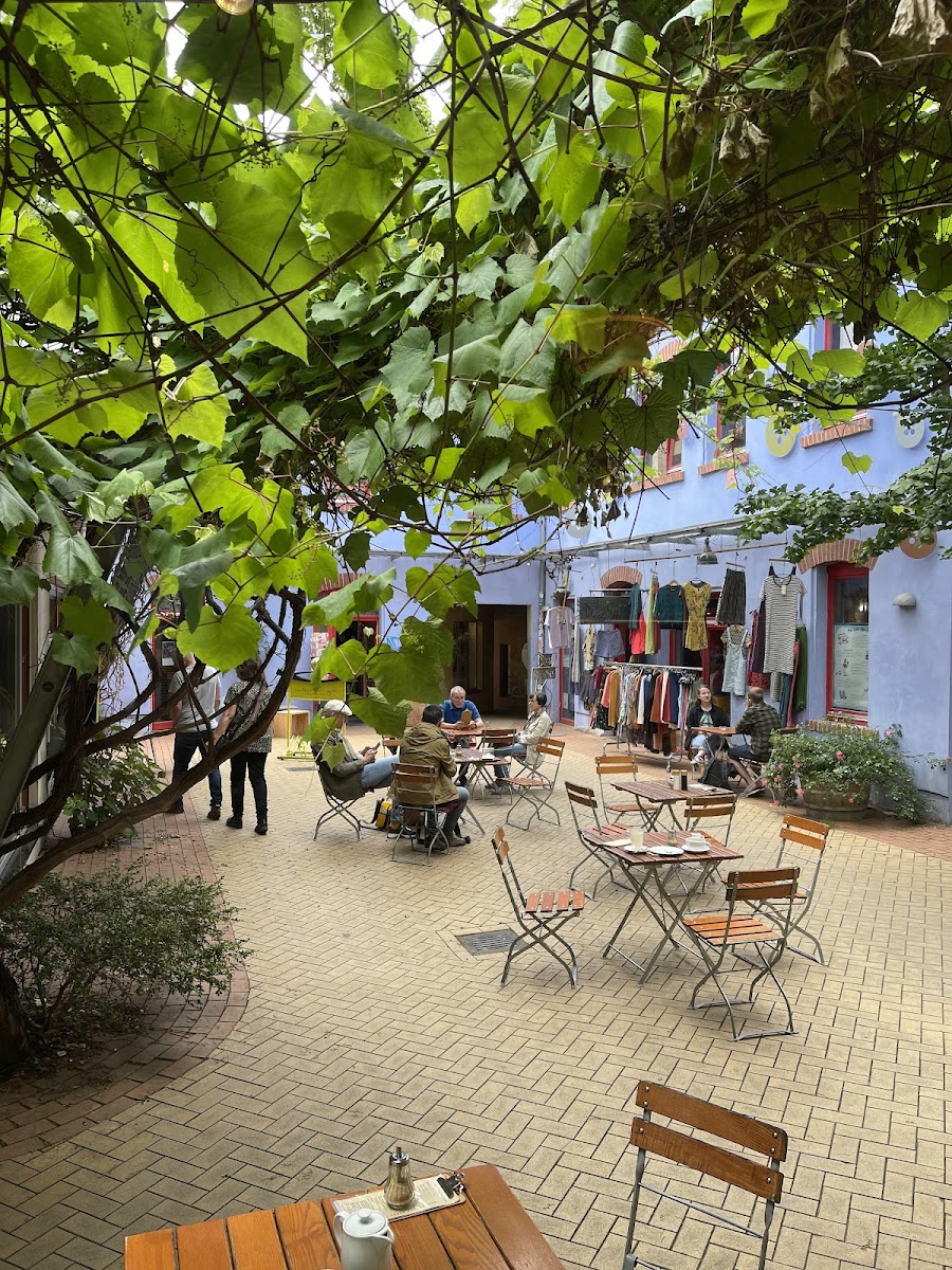 Hofcafé im Hof des Lichts