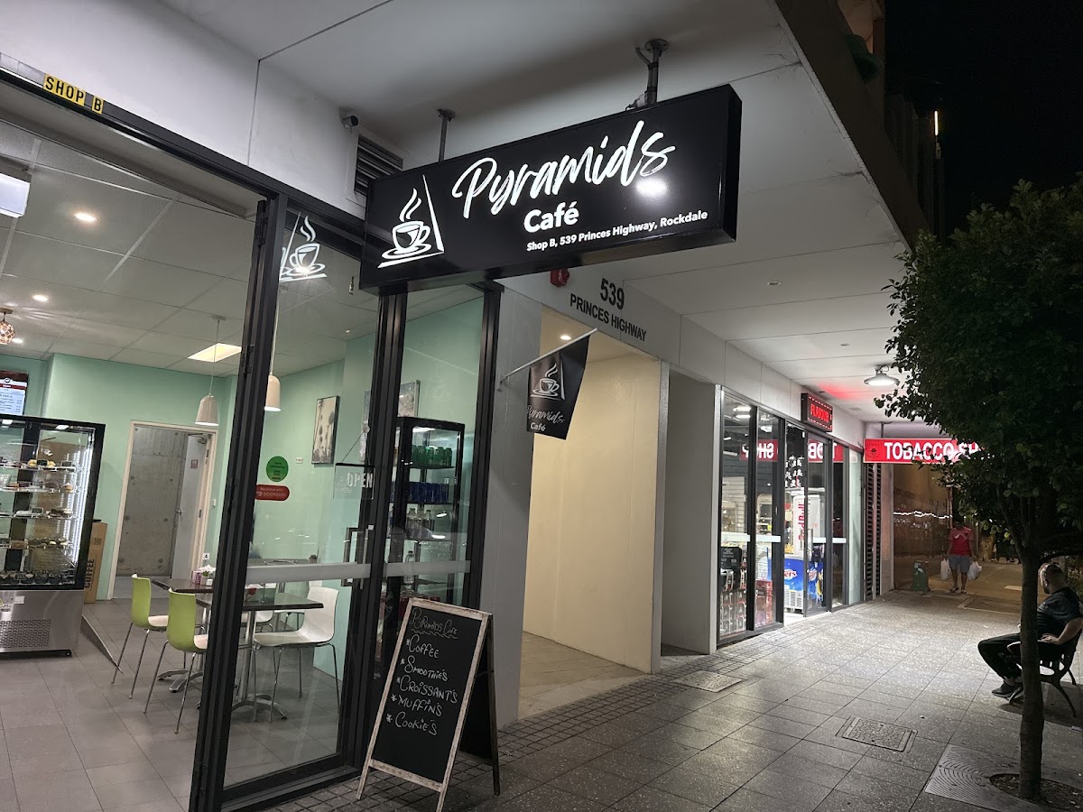 Pyramids Café