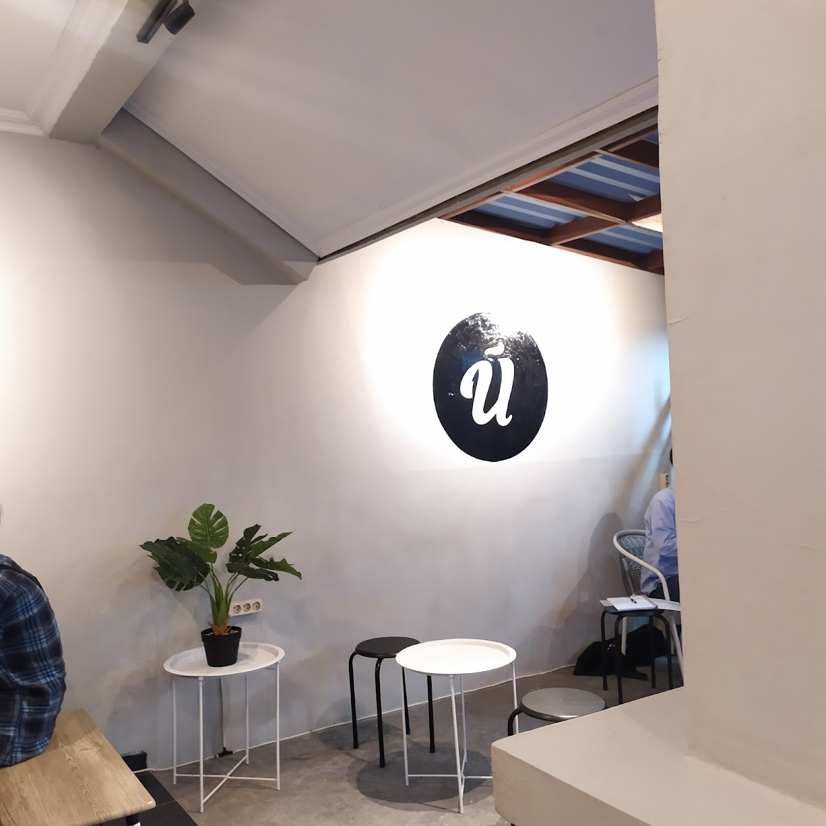 Unico Social Cafe & Space - 4