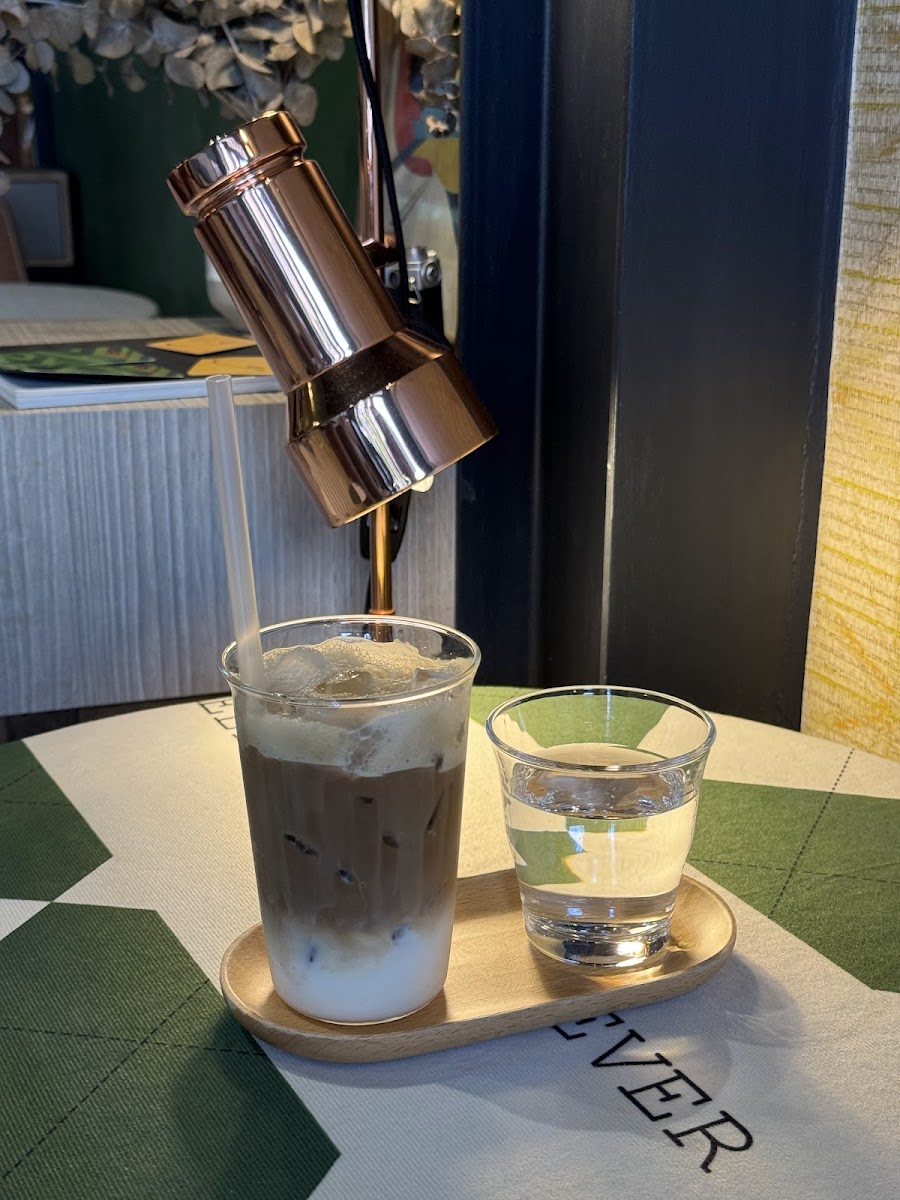 Y Coffee Roastery - 4