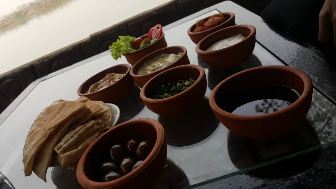 The Square Café and Restaurant - 8