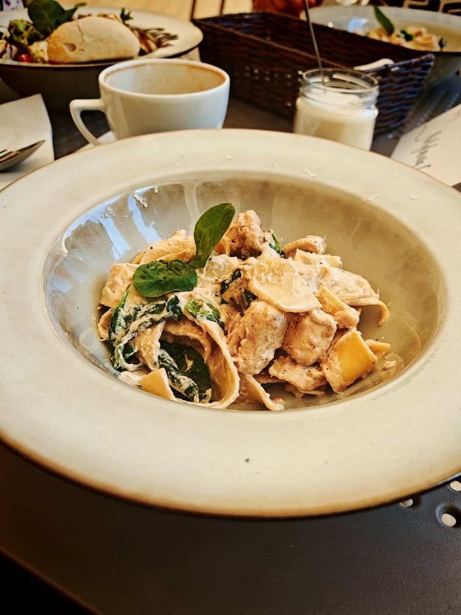 Motylarnia Cafe & Sushi Pałacowa Kawiarnia - 9