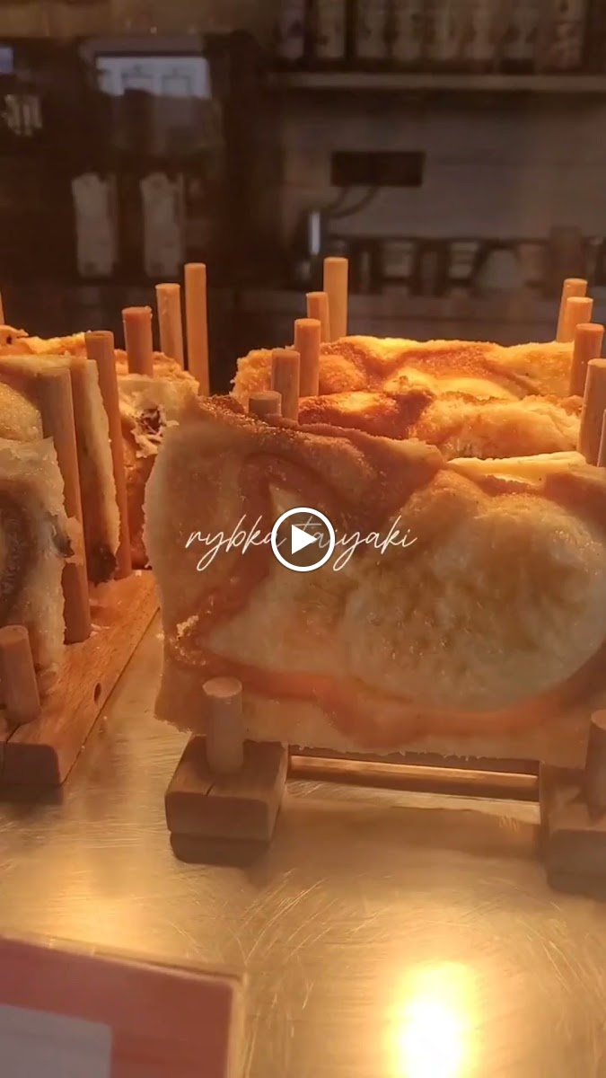 CAFE NADMORSKA Rybka Taiyaki Croissant & Bubble Tea - 2