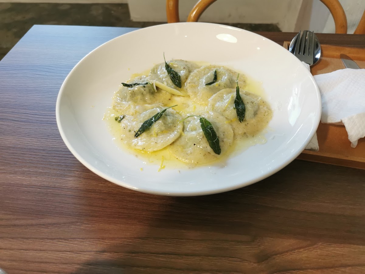 Mamma Cafe & Bistro - 10