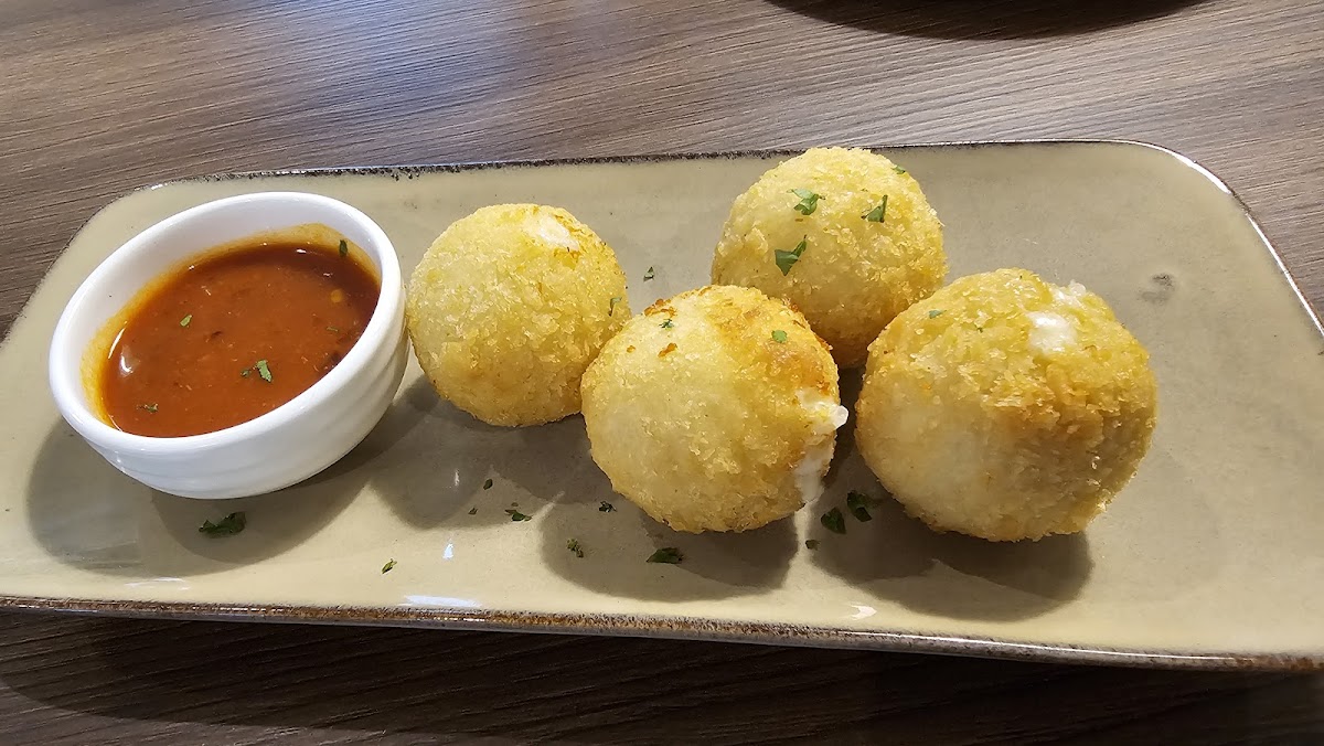 Mamma Cafe & Bistro - 5