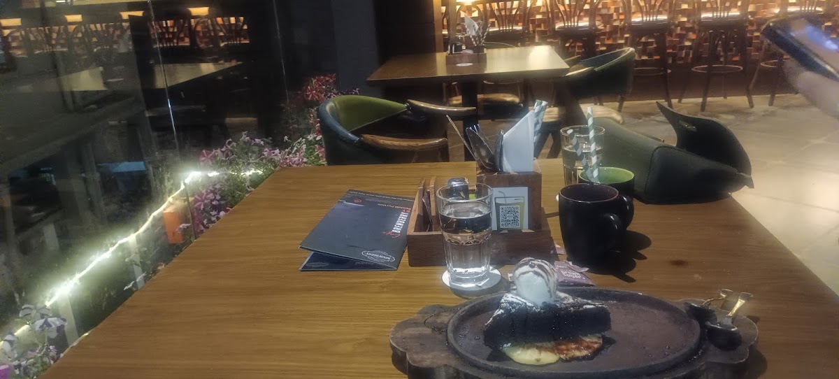 Brewberry - The 24Hrs Cafe - 7