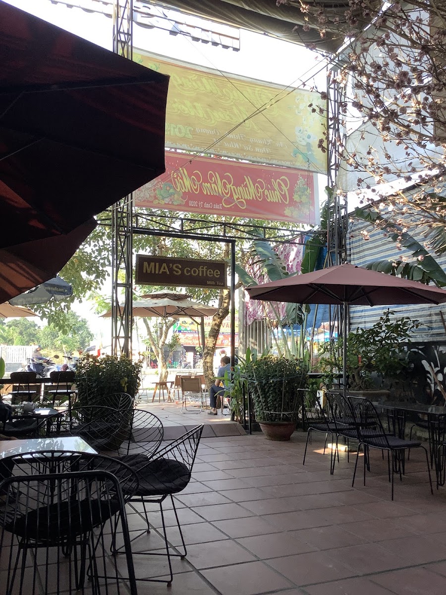 MIA’s Coffee & Milk Tea